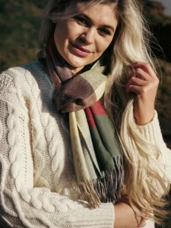 New Sweater Shop Extra Fine Merino Wool Scarf 145