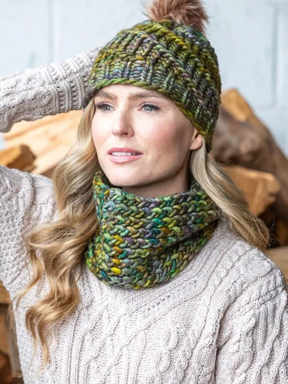 Outlet Sweater Shop Handmade in Ireland - Snood and Bobble Hat Set - Green
