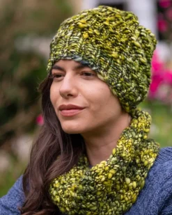 New Sweater Shop Handmade in Ireland - Supersoft hat with snood set - Green