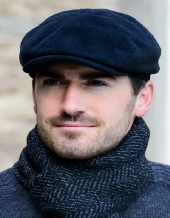 New Sweater Shop Kerry Peak Cap Black