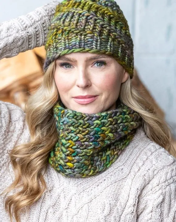 Fashion Sweater Shop Made in Ireland Snood and Hat Set Green