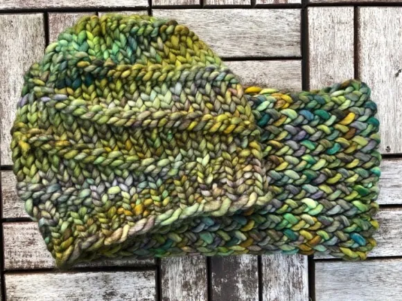 Fashion Sweater Shop Made in Ireland Snood and Hat Set Green