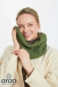 New Sweater Shop Super Soft Aran Snood Green B859