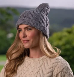 Online Sweater Shop Super Soft Cable Knit Hat with pom pom Silver