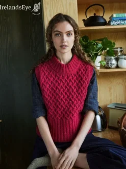 Outlet Sweater Shop Trellis Crop Vest Bramble Red