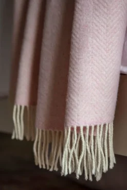 Online Sweater Shop Wool and Cashmere Baby Pink Throw Col: 1430