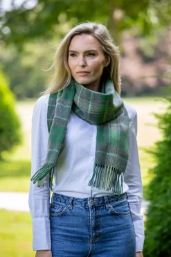 Outlet Sweater Shop Wool and Cashmere Scarf Green Tartan